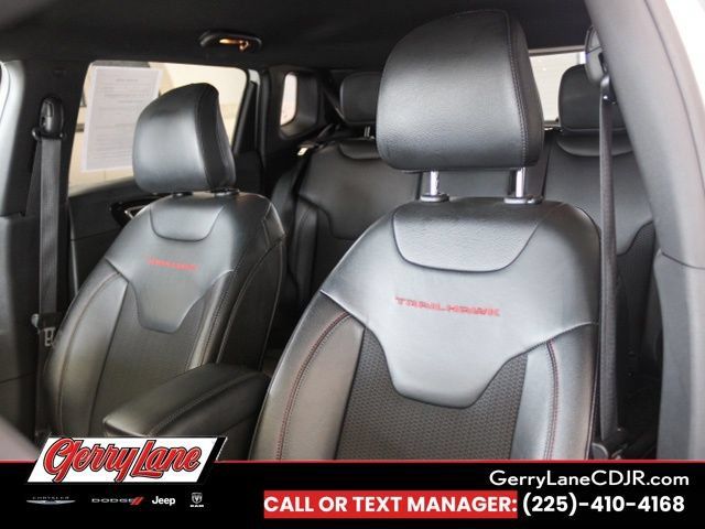 Used 2025 Jeep Compass Trailhawk AWD/4WD image 13