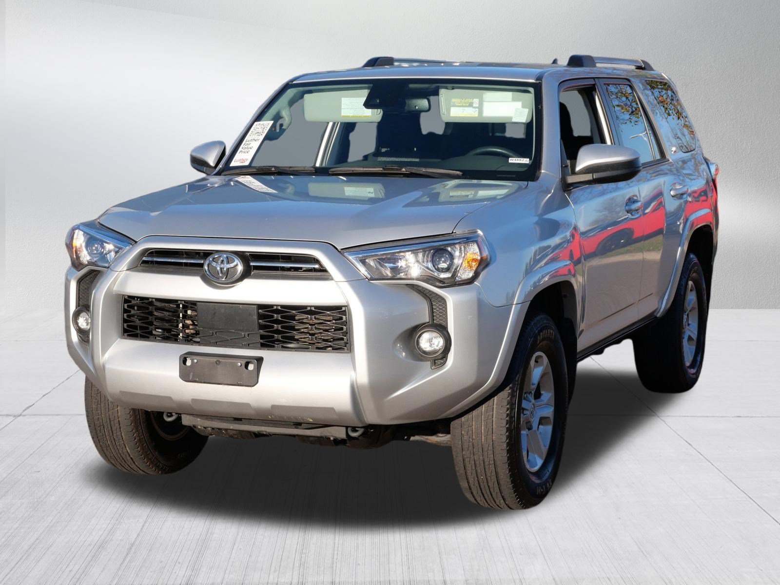 Used 2023 Toyota 4Runner SR5 AWD/4WD image 2