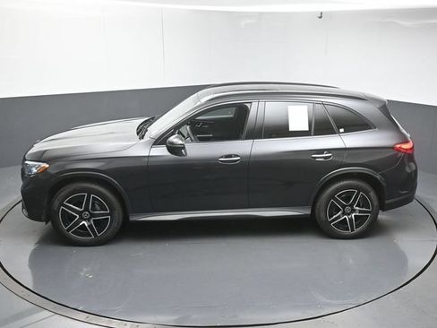 Used 2025 Mercedes-Benz GLC 300 w/ AMG Line image 47