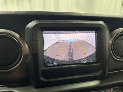 Used 2021 Jeep Wrangler Unlimited Sport image 19