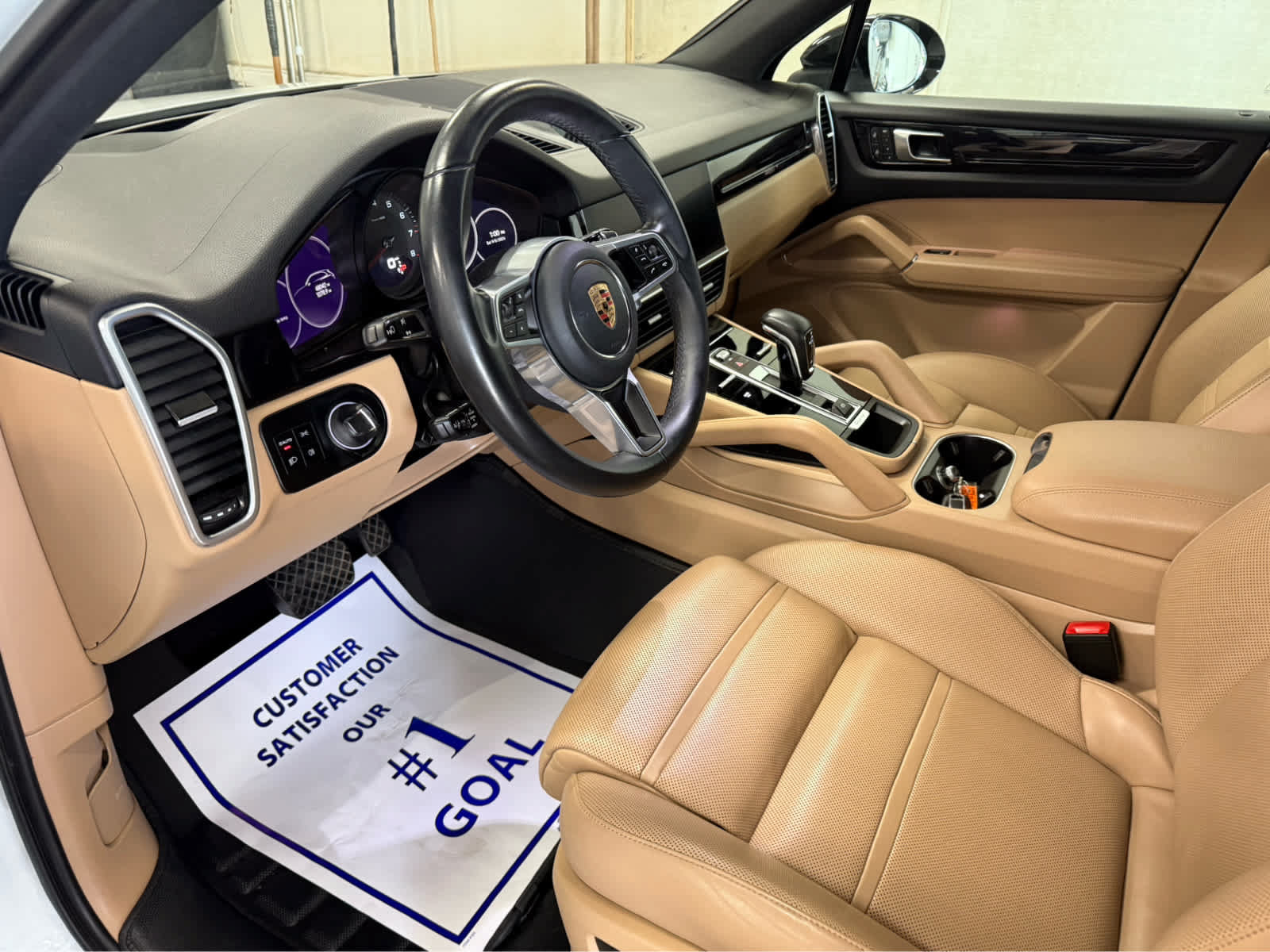 Used 2023 Porsche Cayenne Platinum Edition AWD/4WD image 10