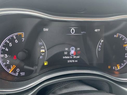 Certified 2022 Jeep Grand Cherokee Laredo X image 17