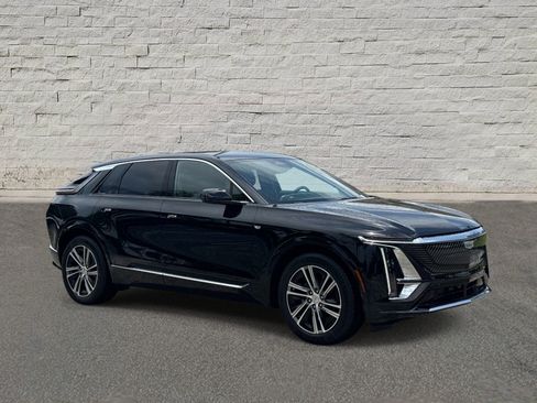 Used 2026 Cadillac Lyriq Luxury AWD/4WD image 6