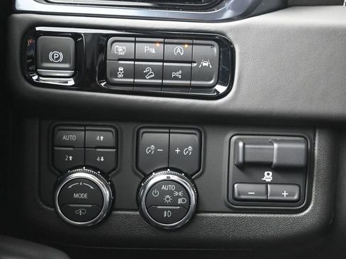 Used 2025 GMC Yukon XL AT4 Ultimate w/ LPO, Floor Liner Package image 14