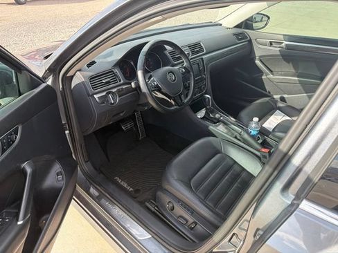 Used 2017 Volkswagen Passat 1.8T SEL Premium FWD image 5