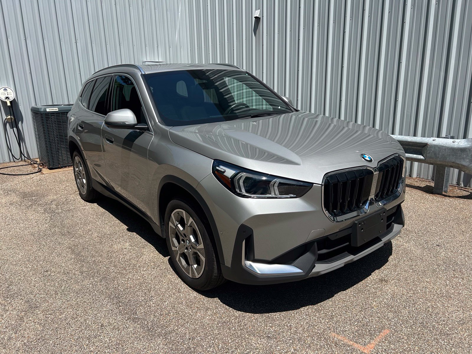Used 2023 BMW X1 xDrive28i w/ Premium Package AWD/4WD image 3