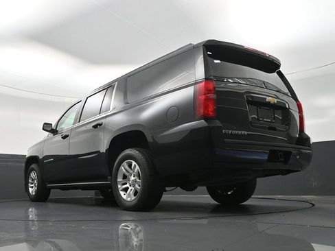 Used 2018 Chevrolet Suburban LT RWD image 26