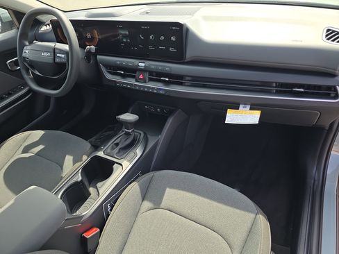 New 2026 Kia K4 FWD image 11