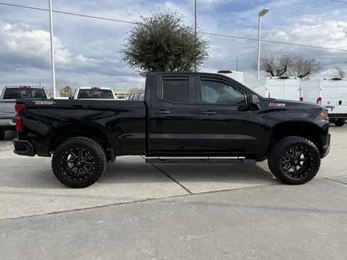 Used 2019 Chevrolet Silverado 1500 Custom Trail Boss w/ Custom Convenience Package image 3