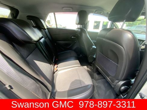 Used 2019 Chevrolet Trax LT w/ LT Convenience Package AWD/4WD image 26