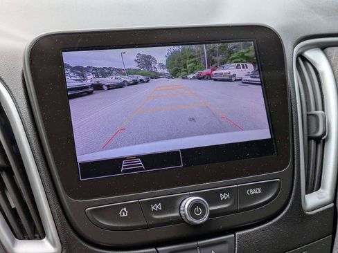 Used 2024 Chevrolet Malibu LT FWD image 19