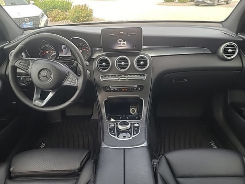 Used 2018 Mercedes-Benz GLC 300 4MATIC image 15