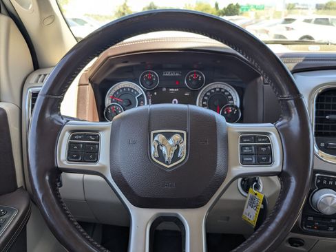 Used 2017 RAM 1500 Laramie AWD/4WD image 16