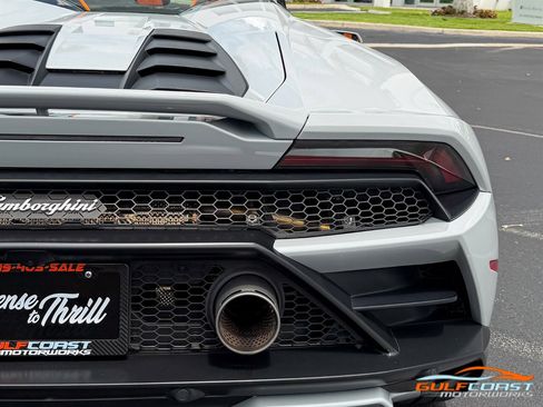 Used 2021 Lamborghini Huracan EVO RWD image 57