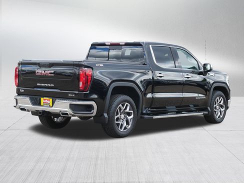 Used 2023 GMC Sierra 1500 SLT w/ SLT Premium Package AWD/4WD image 7