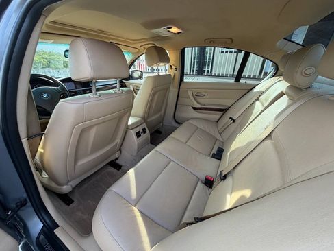 Used 2011 BMW 328i xDrive Sedan AWD/4WD image 17