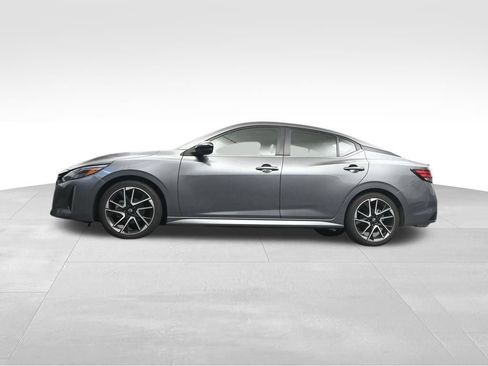 Used 2024 Nissan Sentra SR w/ SR Premium Package FWD image 11