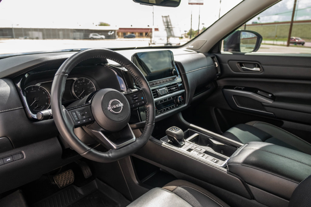 Used 2024 Nissan Pathfinder SL w/ SL Premium Package FWD image 14