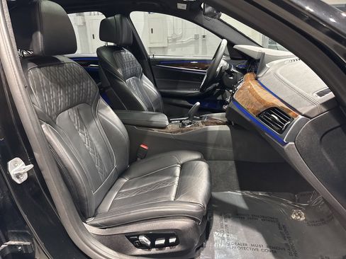 Used 2018 BMW M550i xDrive w/ Driving Assistance Package image 33