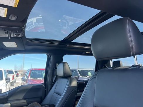 Certified 2022 Ford F250 Lariat w/ Black Appearance Package image 10