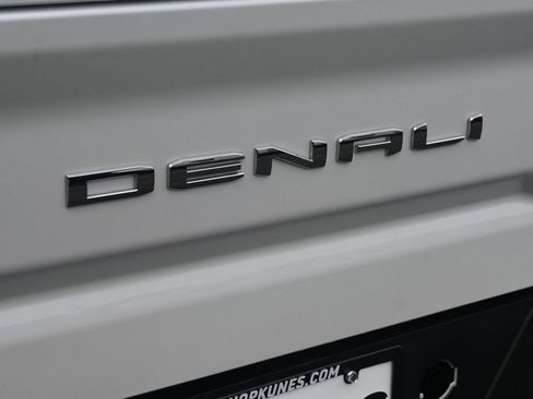 Used 2024 GMC Sierra 3500 Denali Ultimate AWD/4WD image 9
