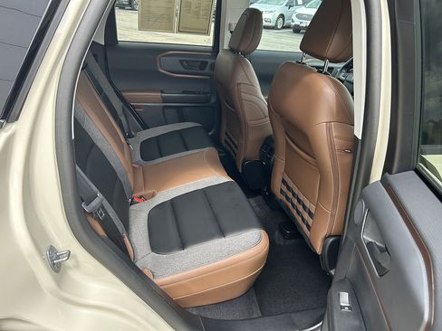 Used 2024 Ford Bronco Sport Outer Banks w/ Tech Package AWD/4WD image 19