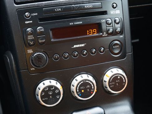 Used 2006 Nissan 350Z Touring w/ (N93) Cargo Convenience Pkg image 16