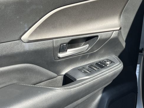 Used 2025 Toyota Grand Highlander AWD image 14