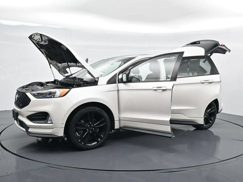 Used 2019 Ford Edge ST w/ Equipment Group 401A AWD/4WD image 40