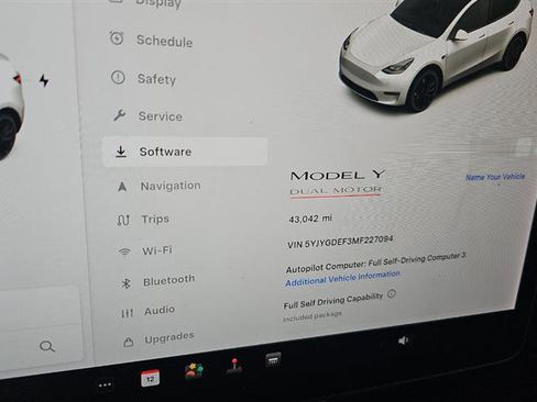 Used 2021 Tesla Model Y Performance image 4