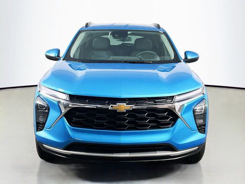 New 2026 Chevrolet Trax LT w/ Driver Confidence Package image 2