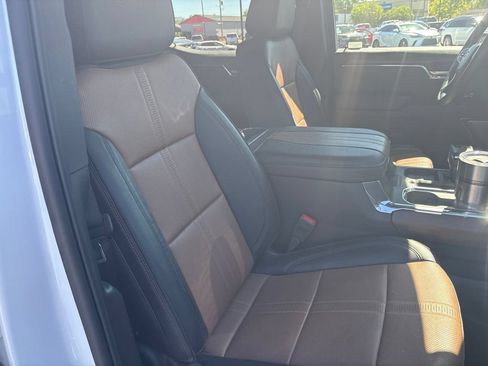 Used 2024 Chevrolet Silverado 1500 High Country w/ Technology Package AWD/4WD image 13