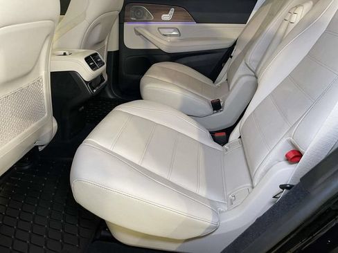 Used 2024 Mercedes-Benz GLS 450 4MATIC image 20