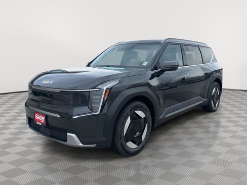 Used 2024 Kia EV9 Wind image 17