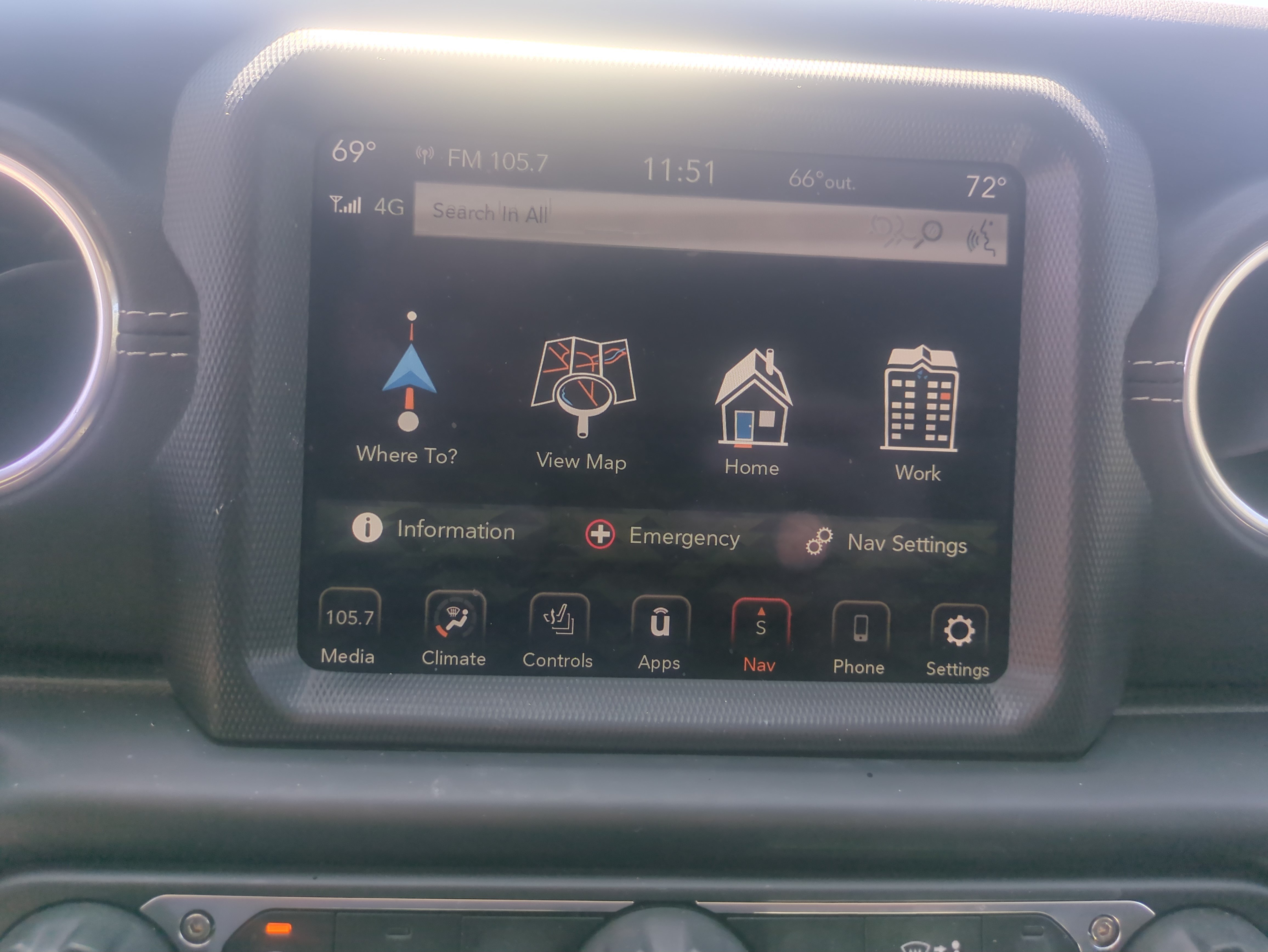 Used 2023 Jeep Wrangler Unlimited Sahara w/ Cold Weather Group AWD/4WD image 20