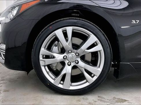 Used 2018 INFINITI Q70 L 3.7 AWD/4WD image 10