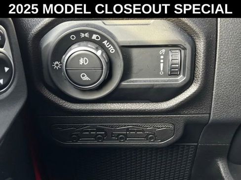 New 2025 Jeep Gladiator Sport AWD/4WD image 35