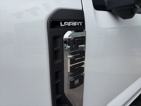 Used 2024 Ford F250 Lariat AWD/4WD image 7