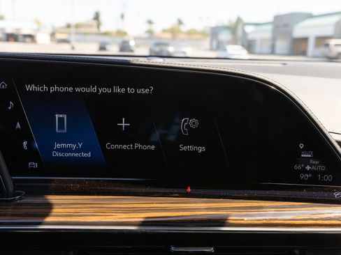 Used 2023 Cadillac Escalade ESV Premium Luxury w/ Performance Package image 24