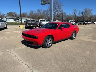 Used 2022 Dodge Challenger SXT video 1