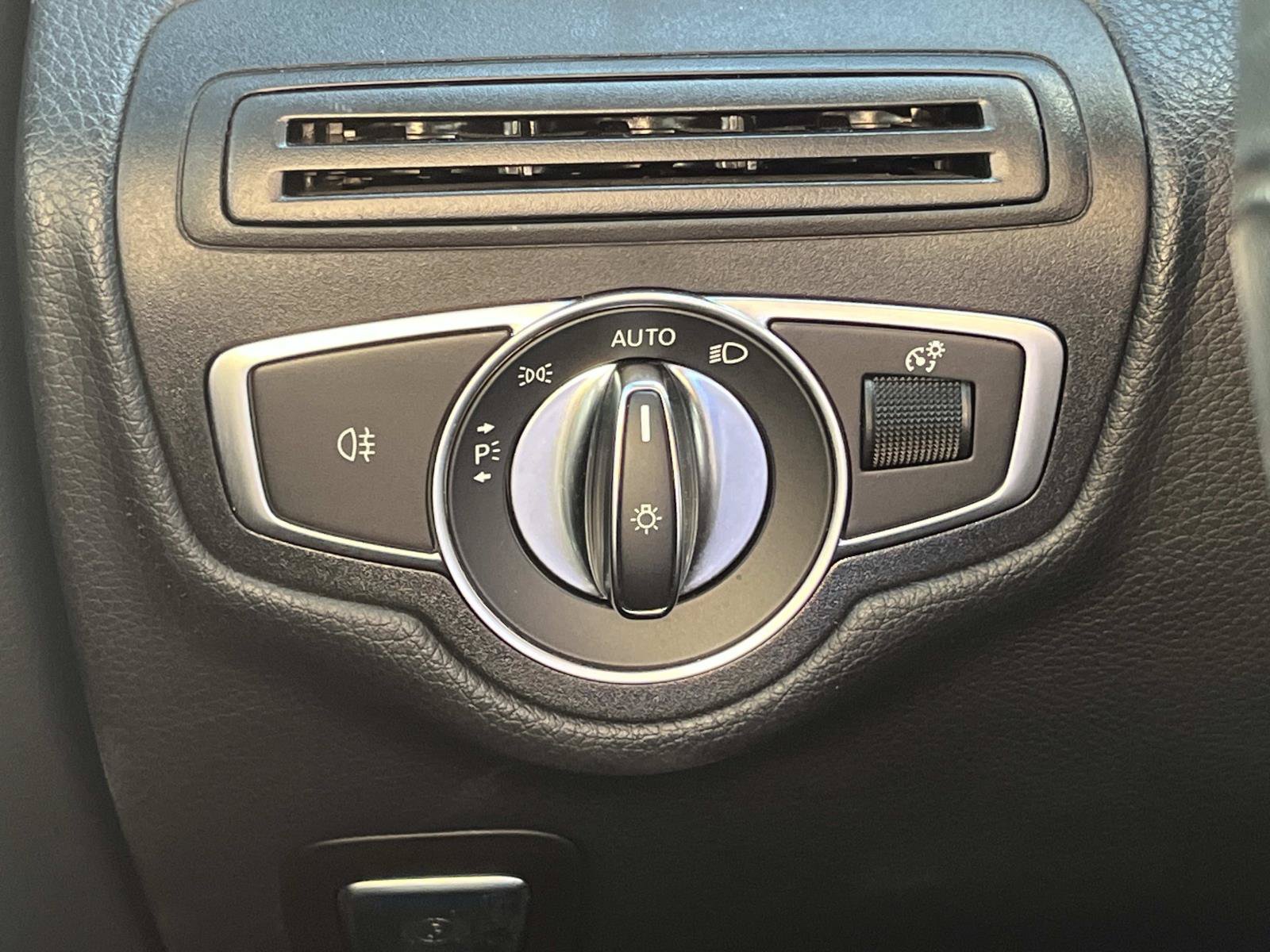 Certified 2022 Mercedes-Benz GLC 300 4MATIC image 39