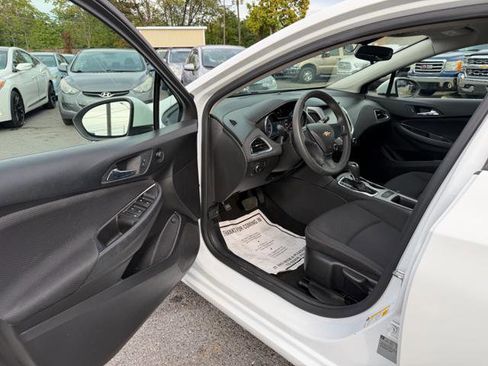 Used 2016 Chevrolet Cruze LS image 11