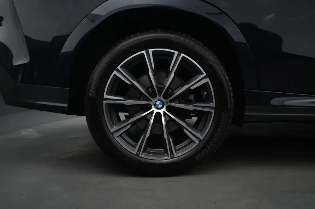 Used 2023 BMW X6 xDrive40i w/ M Sport Package AWD/4WD image 18