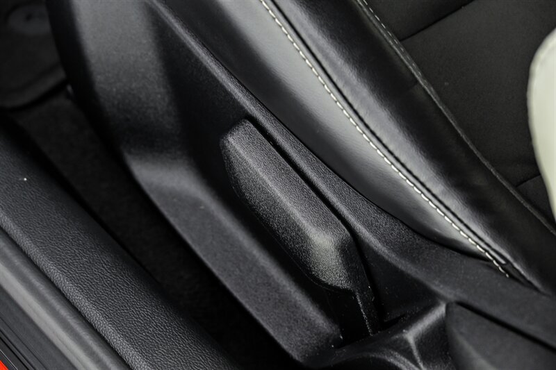 Used 2021 Ford Mustang Shelby GT500 w/ Carbon Fiber Track Pack RWD image 33