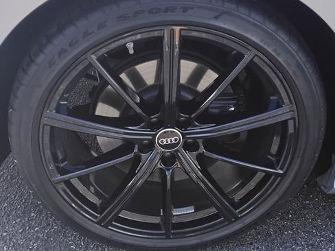 Certified 2022 Audi A8 L 3.0T image 12