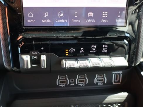 Used 2026 RAM 1500 Limited w/ Night Edition AWD/4WD image 32