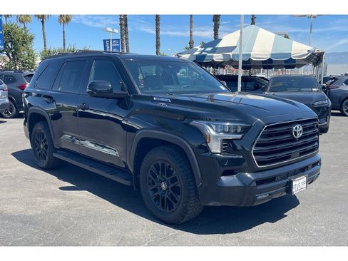 Used 2025 Toyota Sequoia Limited w/ Tow Technology Package AWD/4WD image 8