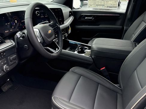New 2026 Chevrolet Suburban Premier w/ Sun And Tow Package AWD/4WD image 4