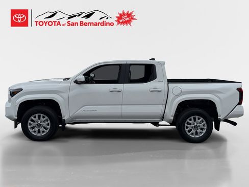 Certified 2026 Toyota Tacoma SR5 AWD/4WD image 2