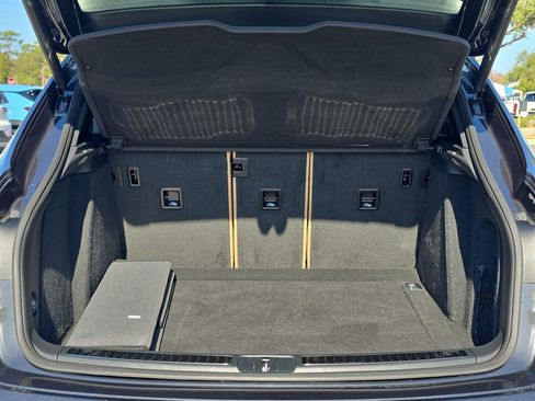 Used 2021 Porsche Macan S image 8